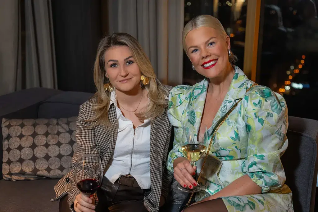 SkyLine Bar Party